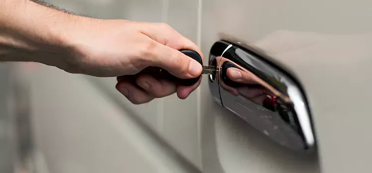Why Choose Our Auto Locksmith Team in Newington, CT?
