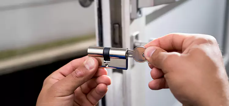Emergency Locksmith for House Newington